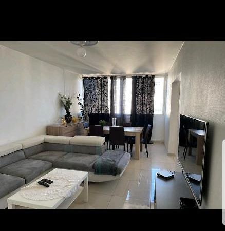 Appartement Laurent Bonnevay Villeurbanne Exteriér fotografie
